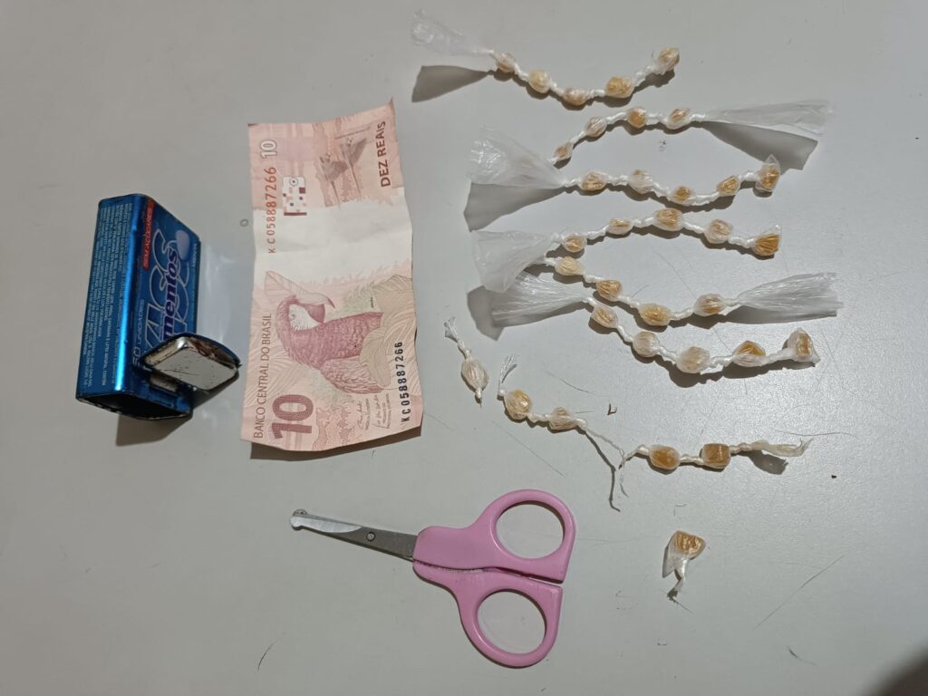 menor-e-apreendido-em-chavantes-apos-tentativa-de-fuga,-com-36-pedras-de-crack