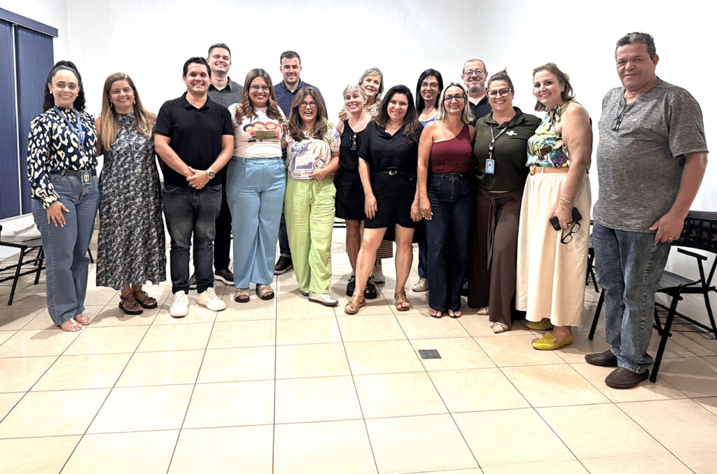 reeleita:-comtur-de-ourinhos-reconduz-patricia-rossito-a-presidencia-para-o-bienio-2026–2027