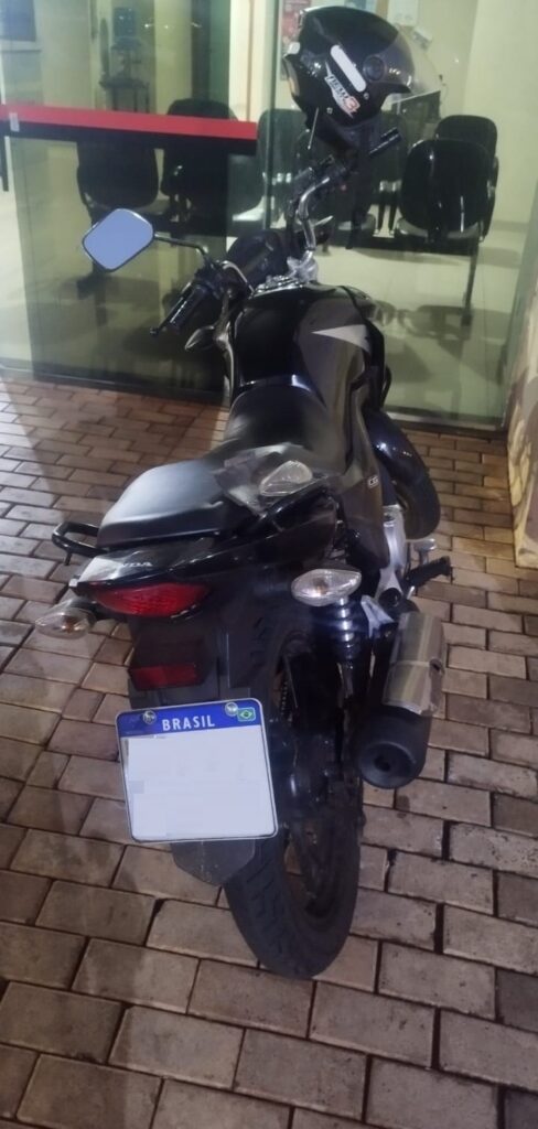 Homem é detido em flagrante depois de tentar vender motocicleta furtada por R$ 600 em Ourinhos homem-e-preso-em-flagrante-apos-tentar-vender-motocicleta-furtada-por-r$-600-em-ourinhos